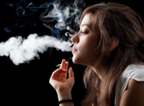 post 13907 smoke 202x150 - 【北海道】禁煙の北海道議会で一部議員が控室や駐車場で"隠れたばこ"  [ブギー★]